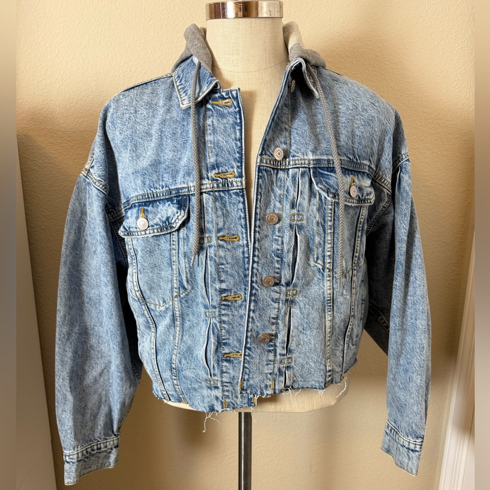 American Eagle Outfitters Light Blue Denim Jacket